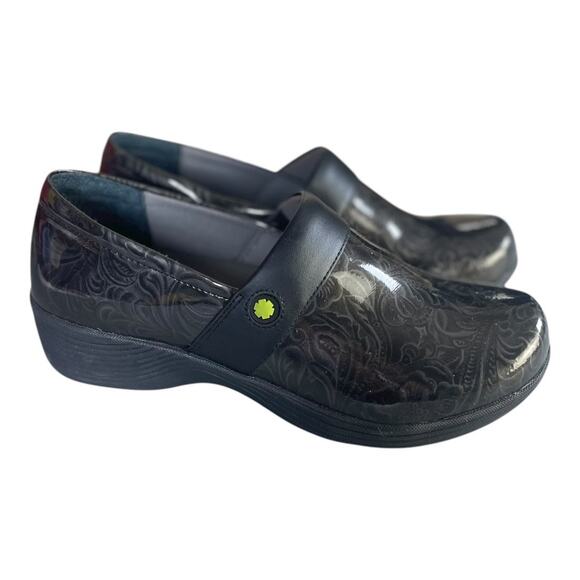 Work Wonders By Dansko Women’s Camellia Black Patent Leather Comfort Clogs Sz 40 - Picture 1 of 9